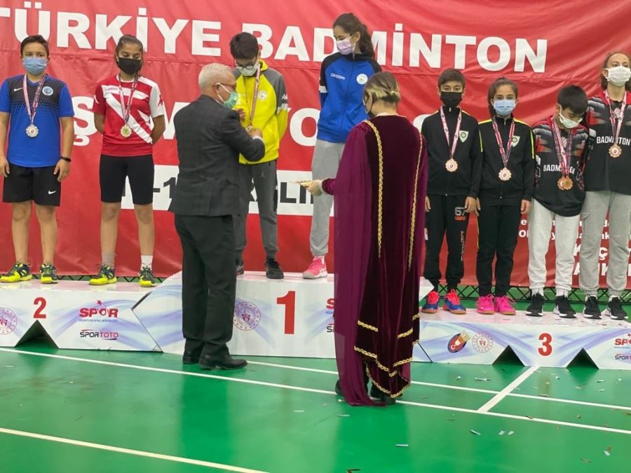 Badmintoncularımız, Karışık Çiftlerde Türkiye Üçüncüsü