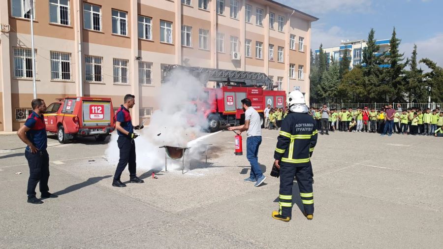 İtfaiye Ekipleri Öğrencileri Bilinçlendiriyor