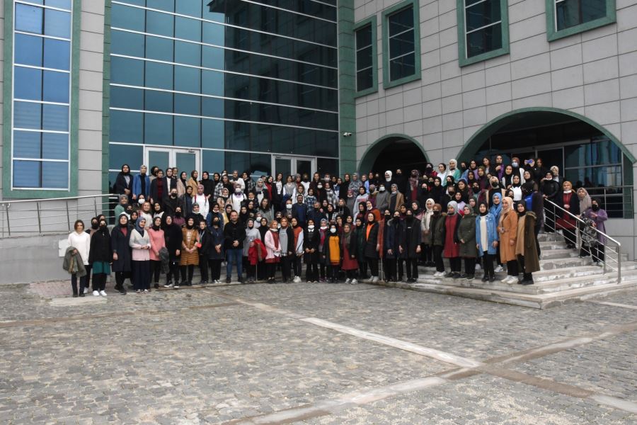Adıyaman Atatürk Kız Anadolu İmam Hatip Lisesi Öğrencilerinden ADYÜ’ye Gezi