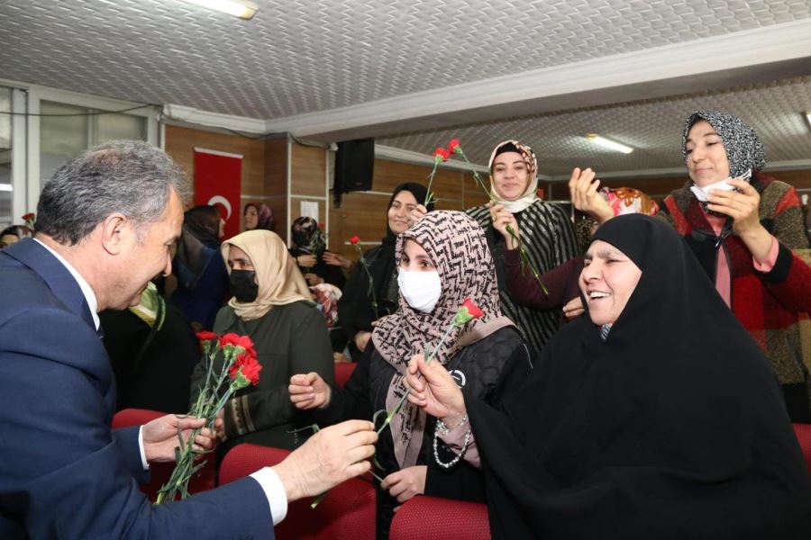 Başkan Kılınç, Bayan Personelin Gününü Kutladı
