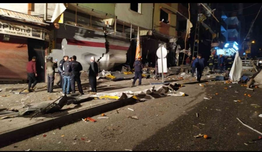 Gaziantep’te korkunç patlama, ortalık savaş alanına döndü