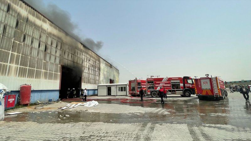 Urfa’da Tekstil Fabrikasında Yangın Çıktı!