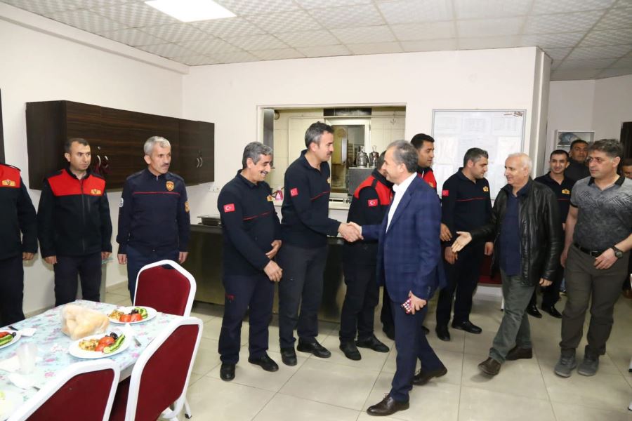 Başkanı Kılınç, İtfaiyecilerle Sahurda Buluştu