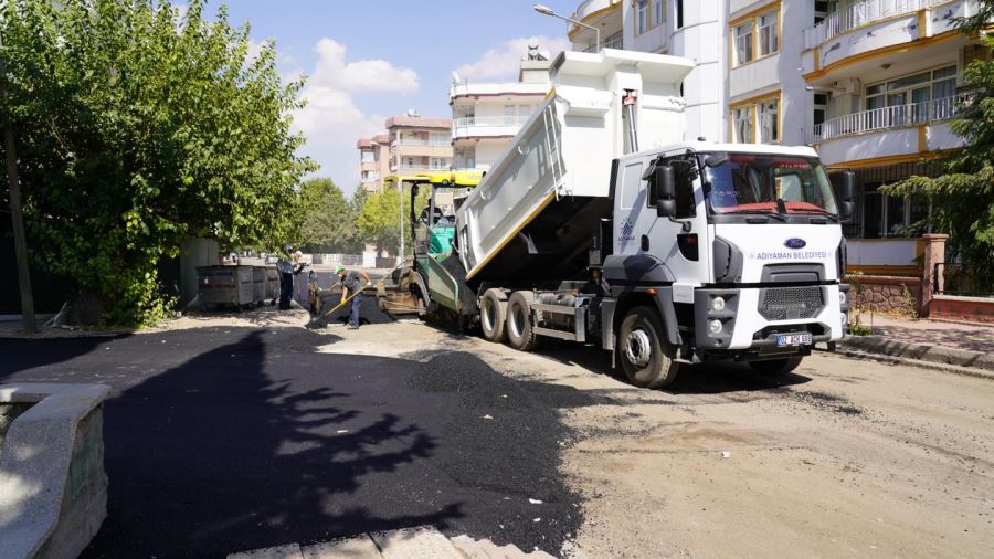 Alitaşı Mahallesi’nde Asfalt Serimi