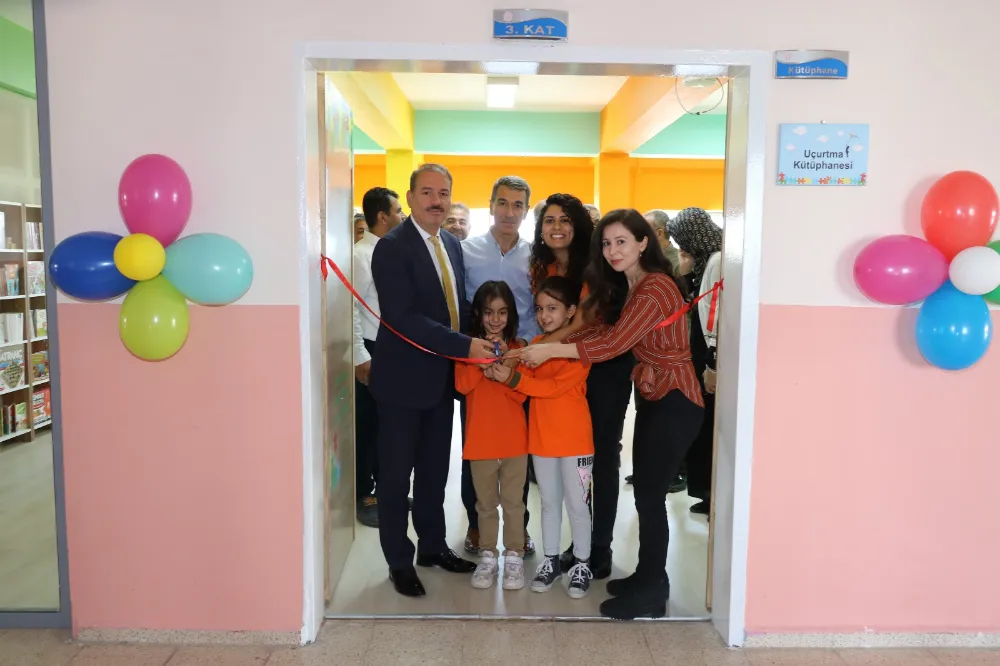   Tosun , Uçurtma Vakfı tarafından Fevzi Çakmak İlkokulu bünyesinde Kütüphane açılşına katıldı 