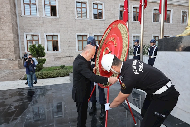Adıyaman’da 10 Kasım anma töreni valilikte yapıldı 