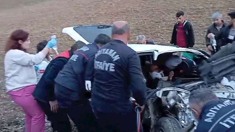 Kamyonetle otomobilin karıştığı feci kazada 1 ölü, 3 yaralı  - Videolu Haber