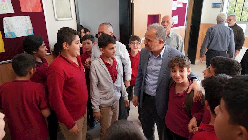 Başkan Kılınç Karacaoğlan Ortaokulunu ziyaret etti  - Videolu Haber