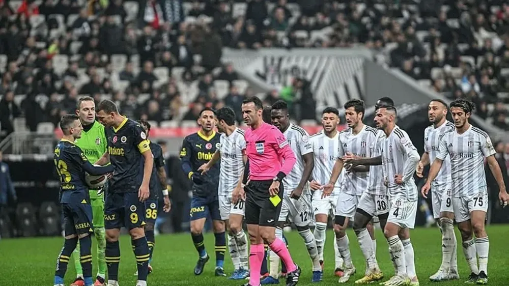 Fenerbahçe derbisinden sonra skandal olay... Beşiktaş’ın yıldızı tehdit mesajları aldı: “Lanetim senin üzerinde
