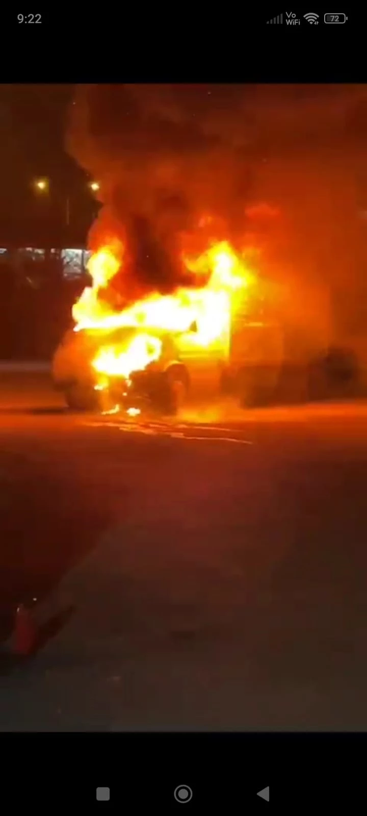 Mazot yüklü pikap seyir halindeyken yandı  - Videolu Haber