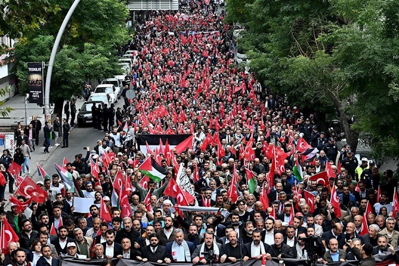 İstanbul ve Ankara’da on binler terörü ve İsrail’i lanetledi 