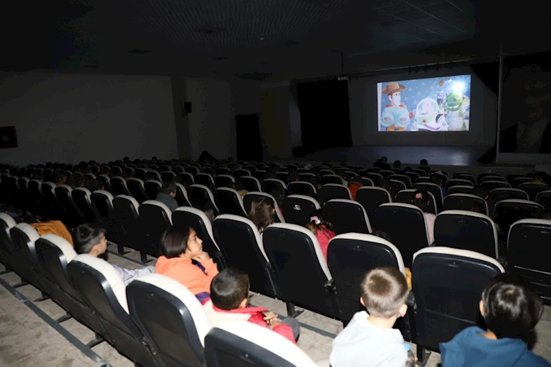 Kahta’daki öğrencilere sinema etkinliği 