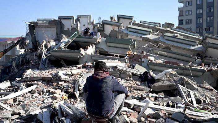 Depremde hayatını kaybedenlerin sayısı 50 bini aştı