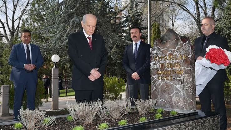 MHP lideri Devlet Bahçeli: “Alparslan Türkeş, hayatını faziletli gönlüyle ülkesine, milletine ve ülkülerine adamıştı”