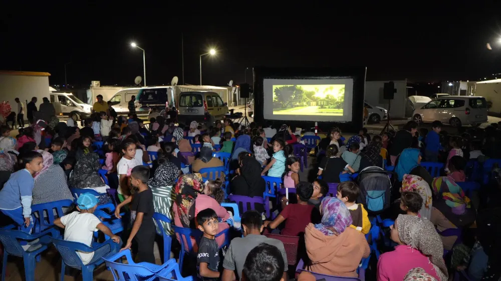 Adıyaman Belediyesi’nden K-13 Konteyner Kentte Açık Hava Sineması Kapanış Etkinliği