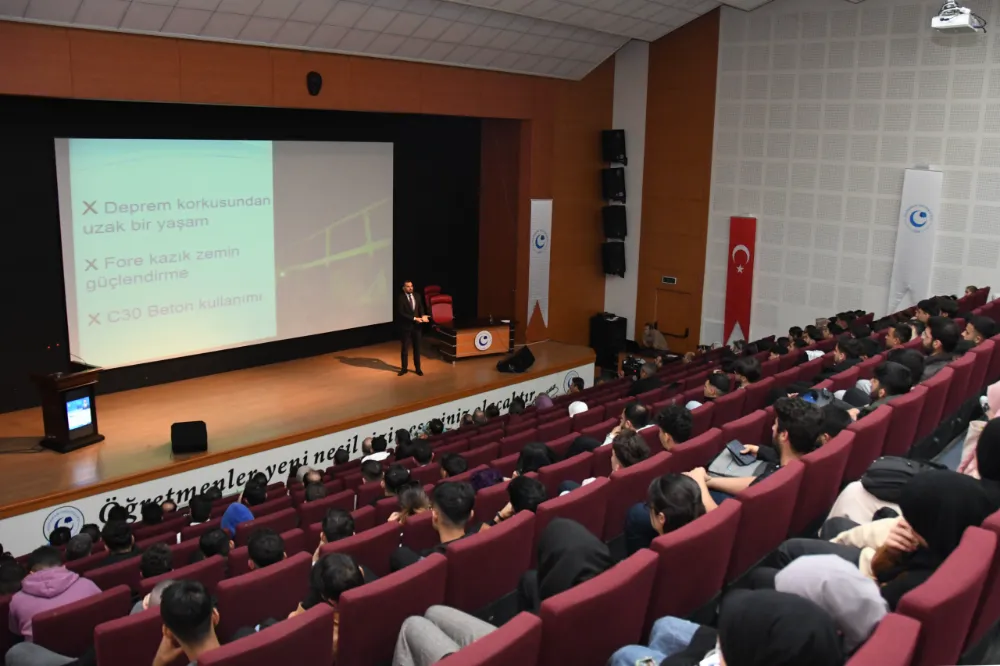 Adıyaman Üniversitesi’nde “Zemin ve Deprem” Konulu Konferans Verildi