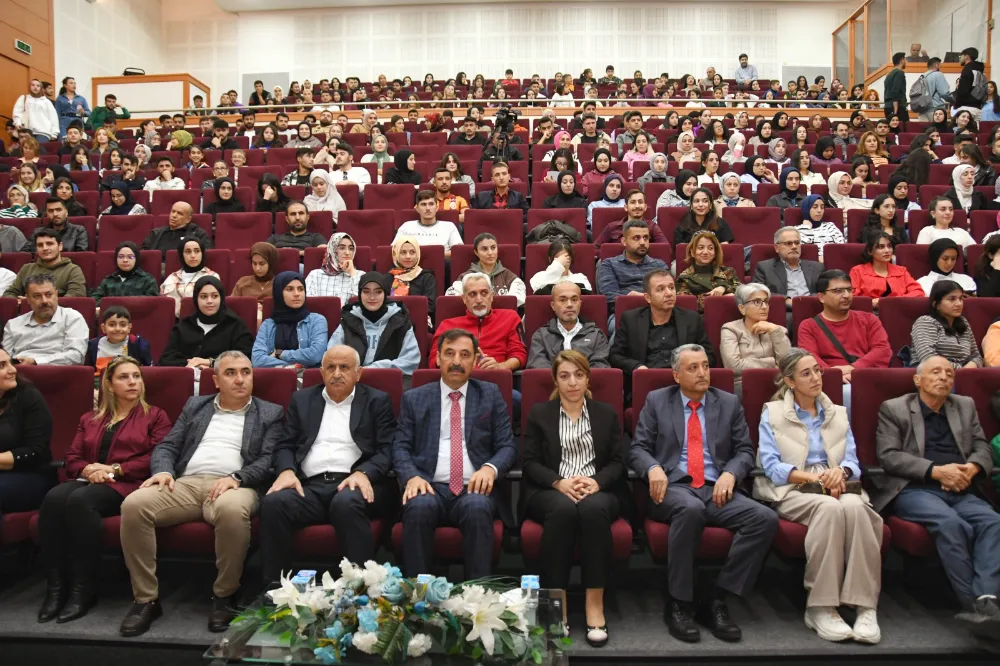 Adıyaman Üniversitesi “Evrenin Doğumu ve Sonu” Başlıklı Konferansa Ev Sahipliği Yaptı 