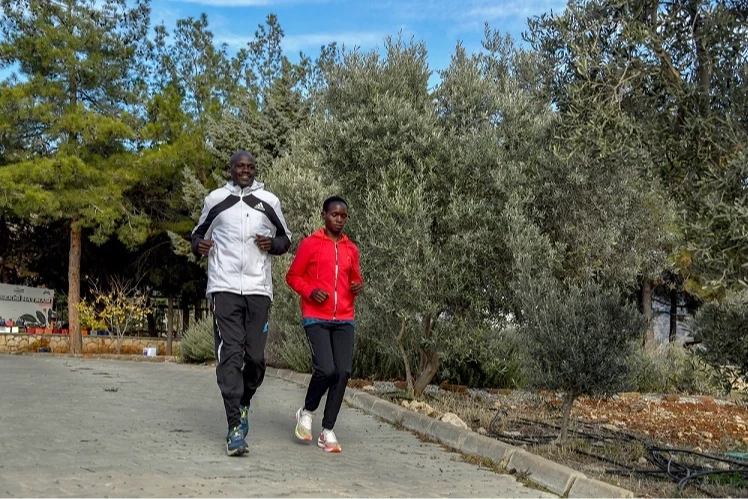 Kenyalı atletler, Mersin Maratonu’na Darısekisi’de hazırlanıyor