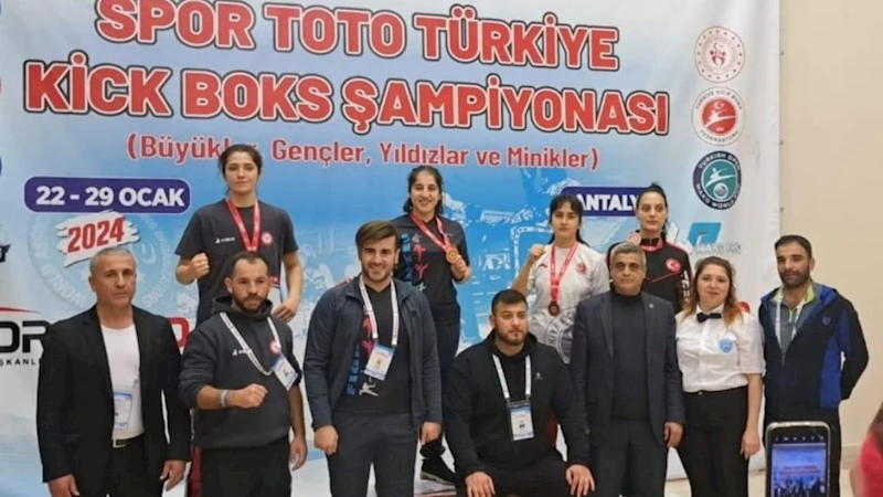 Adıyamanlı Kick Boksçulardan göz kamaştıran başarı: 1 gümüş 2 bronz madalya 