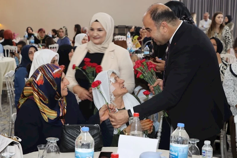 Başkan Nihat Çiftçi, Karaköprülü annelerle buluştu 