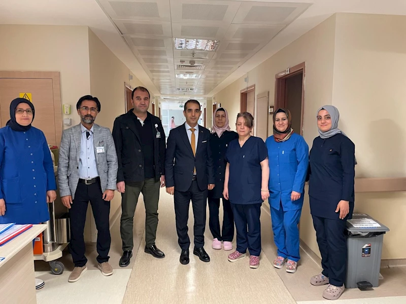 Başhekim Doç.Dr. Mehmet Şirik, hemşirelerin 