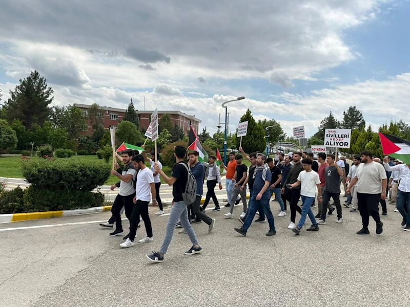 ADYÜ öğrencileri Filistin için yürüdü: İsrail’i protesto ettiler  - Videolu Haber