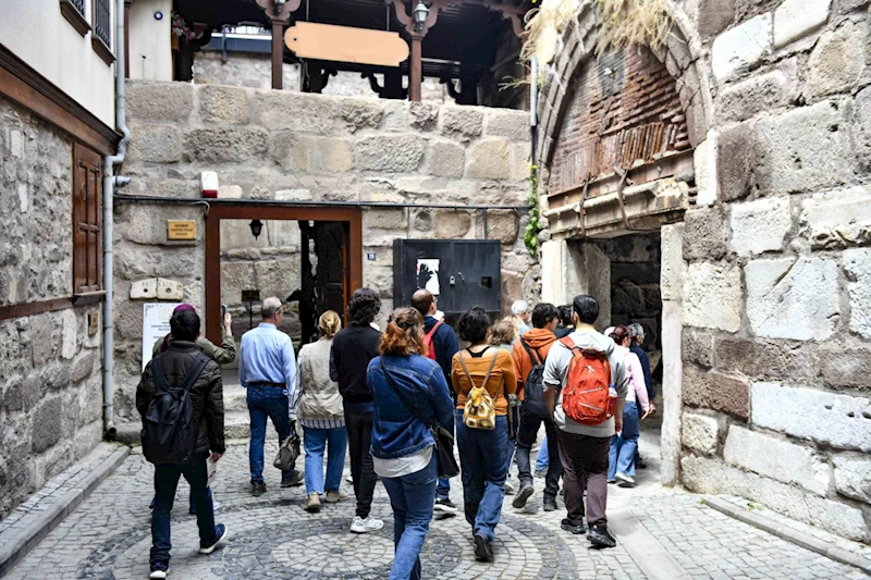 Başkentin ulus tarihine ışık tutan “Miras Şantiye Gezileri” devam ediyor 