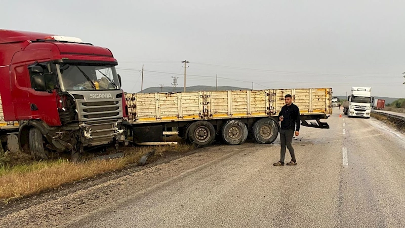 Kontrolden çıkan tır bariyerlere vurarak durabildi: 1 yaralı  