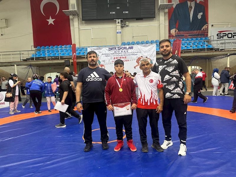 Berat Alkan güreşte Türkiye şampiyonu  