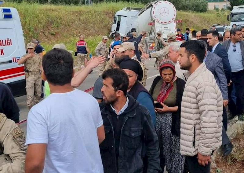 Gaziantep’te katliam gibi kaza: 8 ölü, 11 yaralı  - Videolu Haber