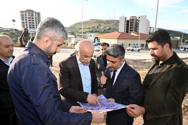 Malatya Büyükşehir Belediye Başkanı Sami Er yol çalışmalarını yerinde inceledi  - Videolu Haber