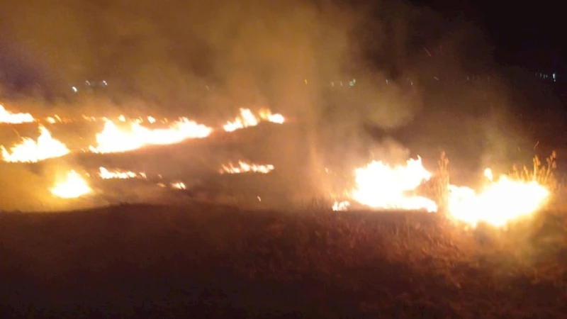 Gece saatlerinde çıkan yangın kısa sürede söndürüldü 