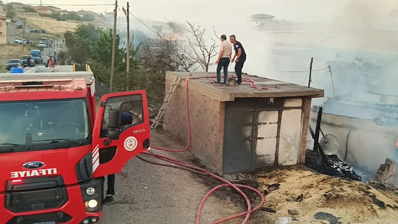 Malatya’da 600 dönümlük anız yangını  - Videolu Haber