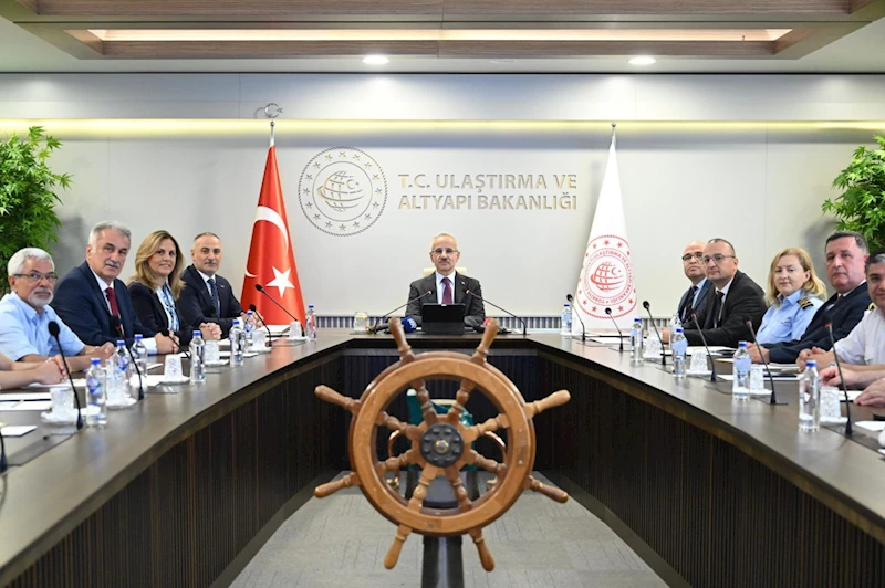 Bakan Uraloğlu: Türkiye’de aktif 140 bin 138 gemi insanı bulunuyor 