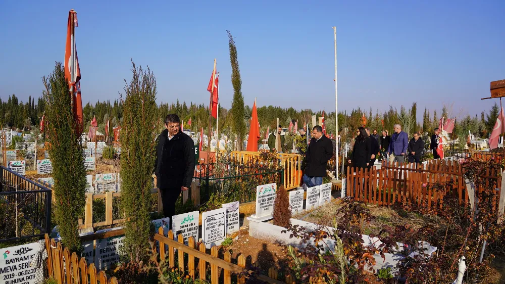 Başkan Tutdere sözünü tuttu: Deprem Şehitliği Anıtı için ilk adım atıldı 