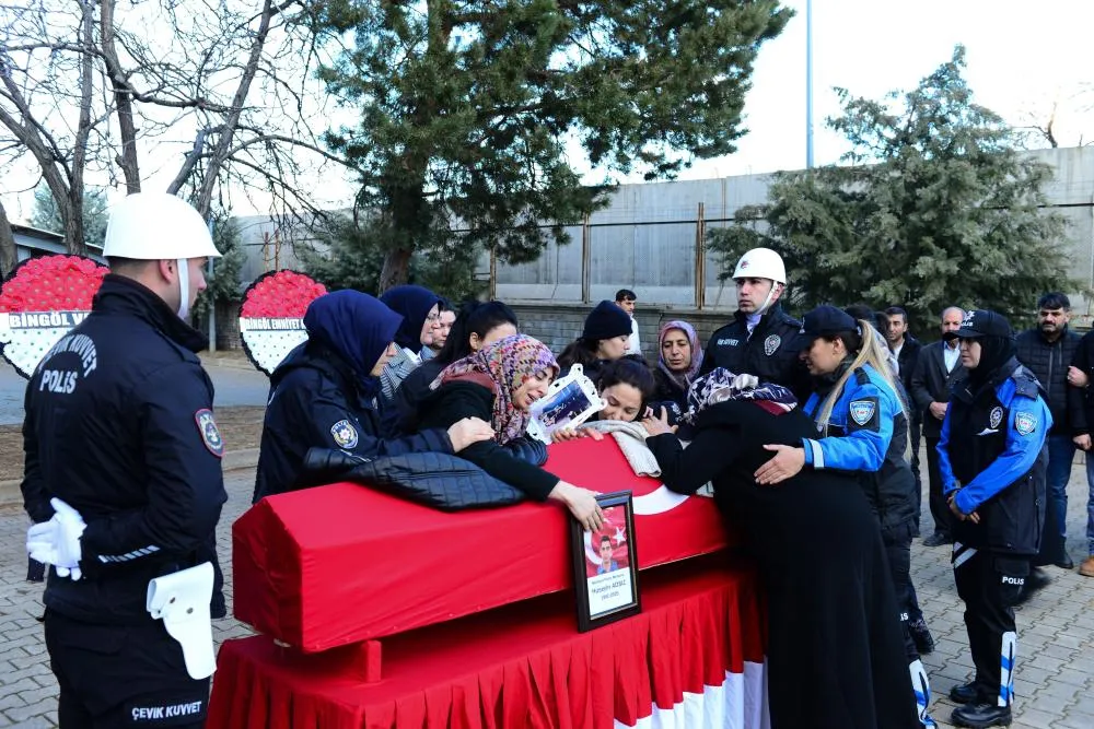 Bingöl’de Vefat Eden Polis Memuru Hüseyin Adsız İçin Resmi Tören Düzenlendi