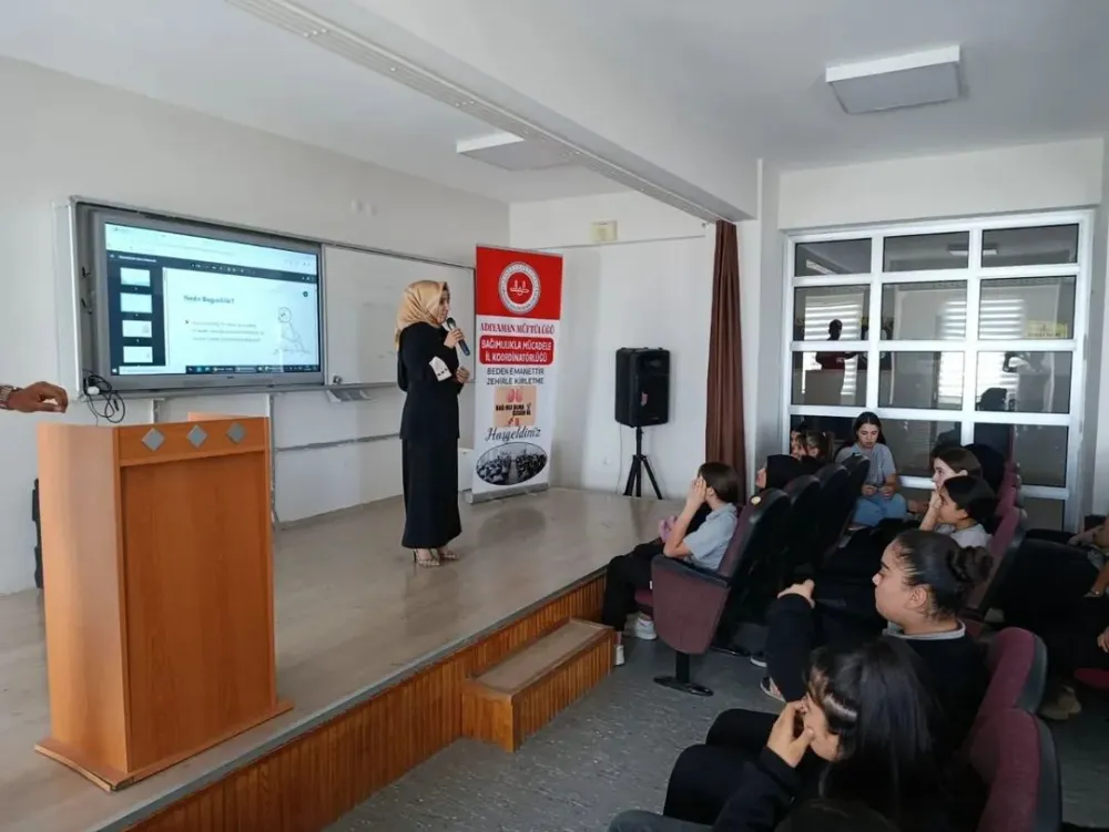 “Bağımlı Olma, Özgür Ol!” Semineri Gençlerden Yoğun İlgi Gördü