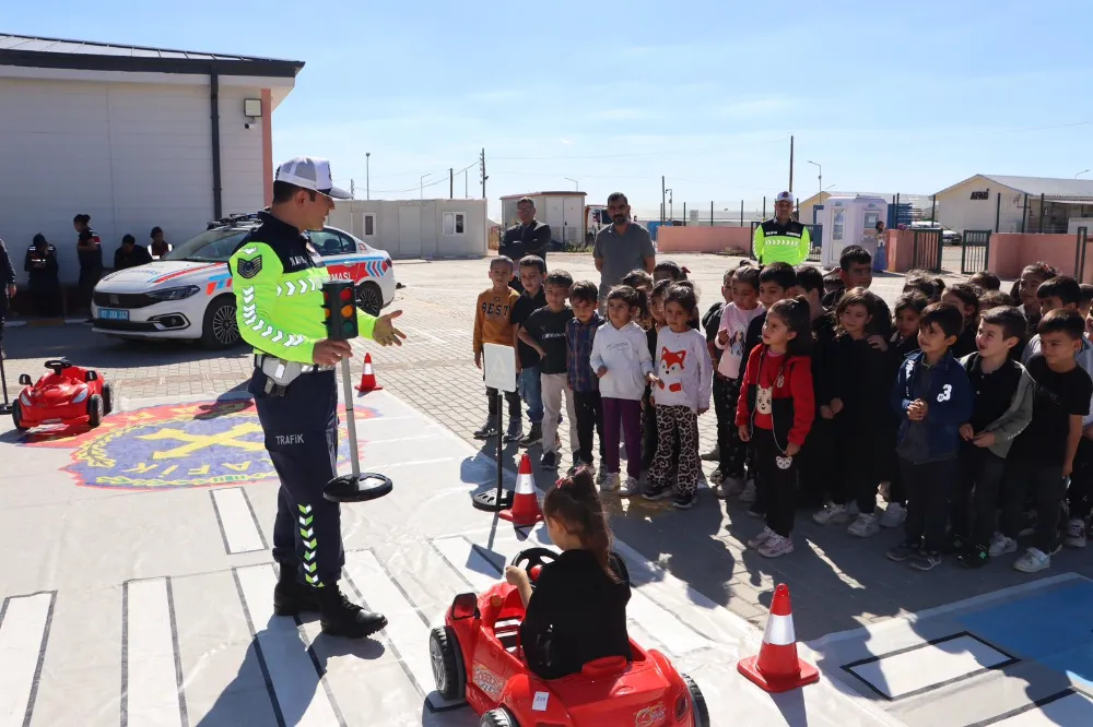Adıyaman Jandarmasından Öğrencilere Trafik Eğitimi