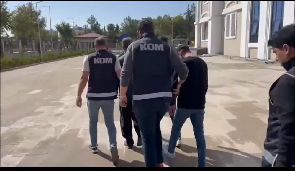 Adıyaman’da Kaçak Elektronik Eşya Operasyonu: 5 Şüpheli Gözaltında