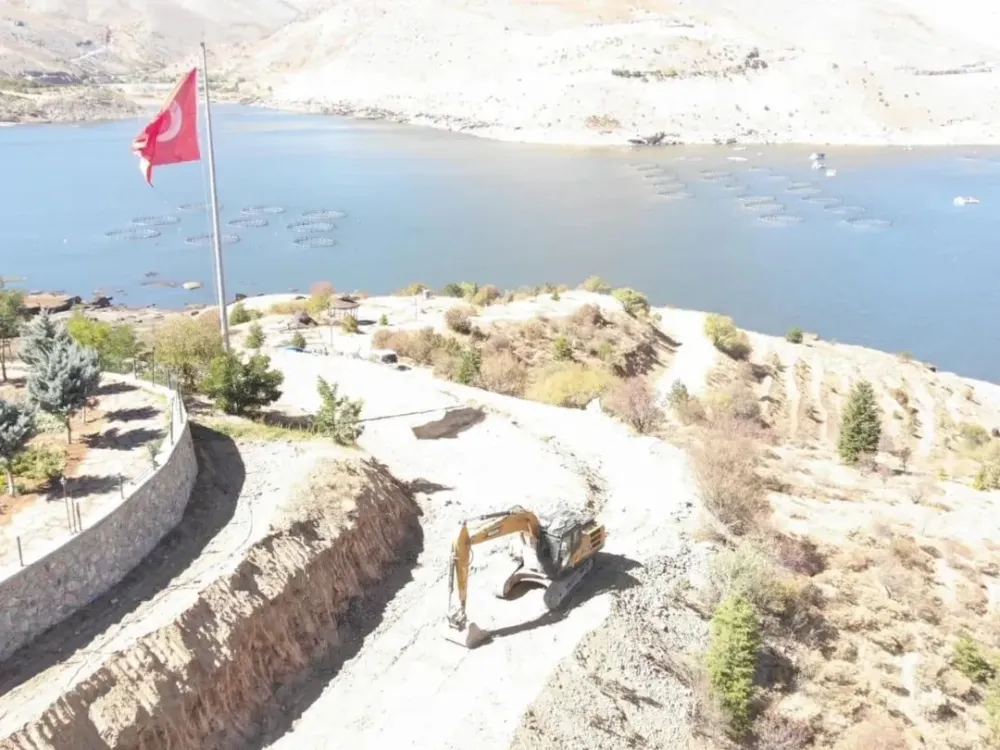 Çelikhan’da Rekreasyon Alanı ve Millet Bahçesi Çalışmaları Sürüyor