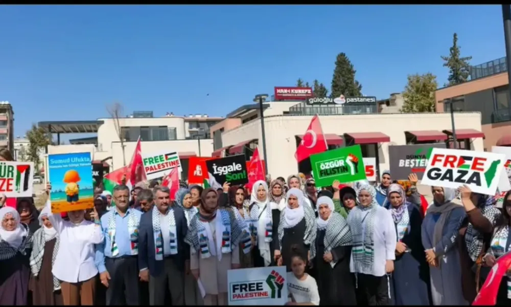 Kadınlardan Gazze İçin Sessiz Çığlık Zinciri