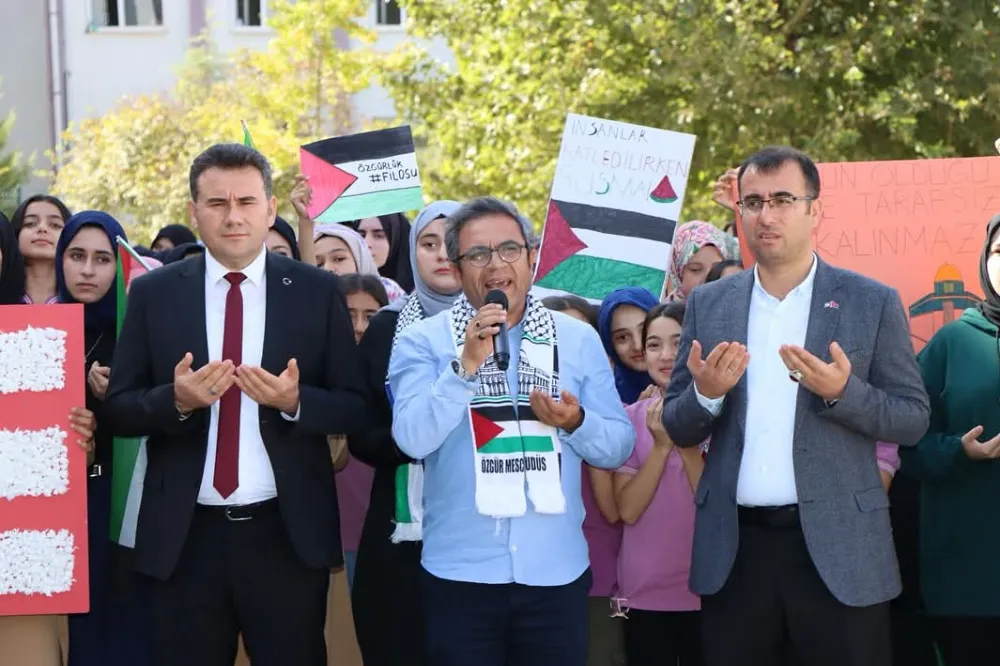 Kahta’da “Bir Duruştur Barış” Etkinliğiyle Filistin’e Destek