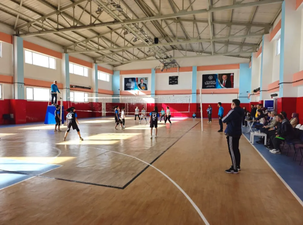 Tut’ta Okul Sporları Voleybol Turnuvası Başladı