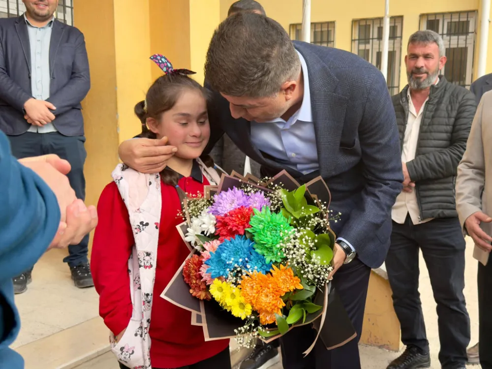 İshak Şan’dan Mevlânâ Ortaokulu’ndaki Özel Öğrencilere Anlamlı Ziyaret