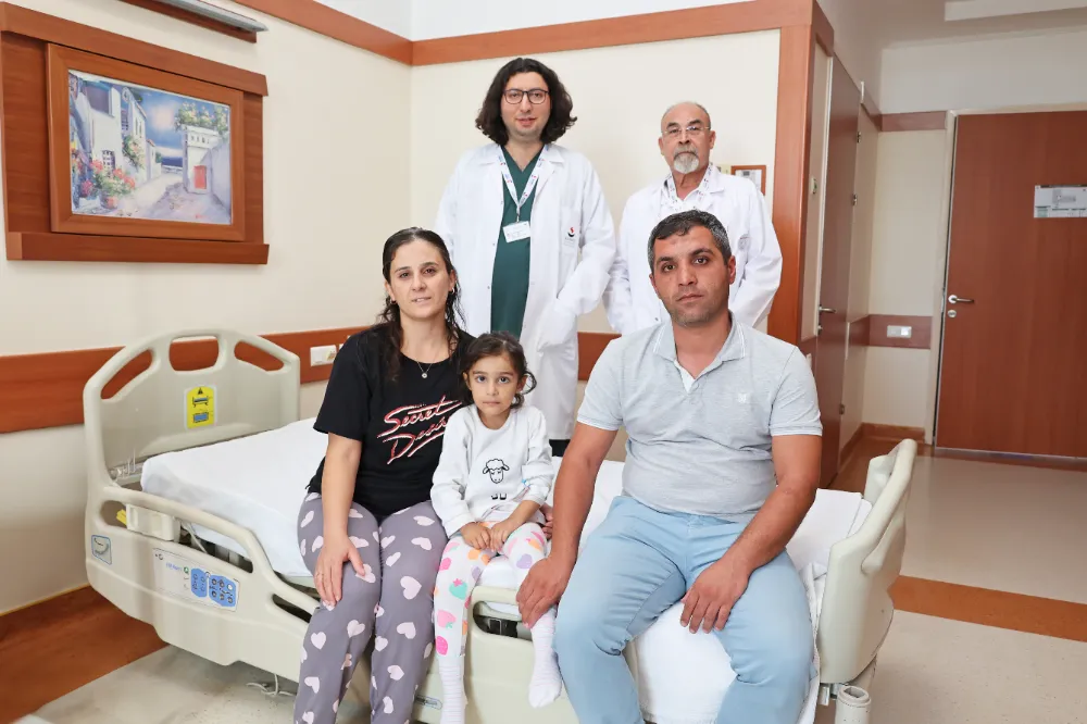 FELÇ GEÇİREN KÜÇÜK HASTA ŞİFAYI SANKO ÜNİVERSİTESİ HASTANESİ’NDE BULDU
