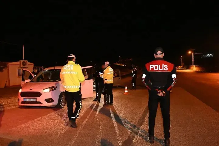 Adıyaman’da ‘Huzurlu Sokaklar 23’ Uygulaması: 3 Bin Kişi Denetlendi