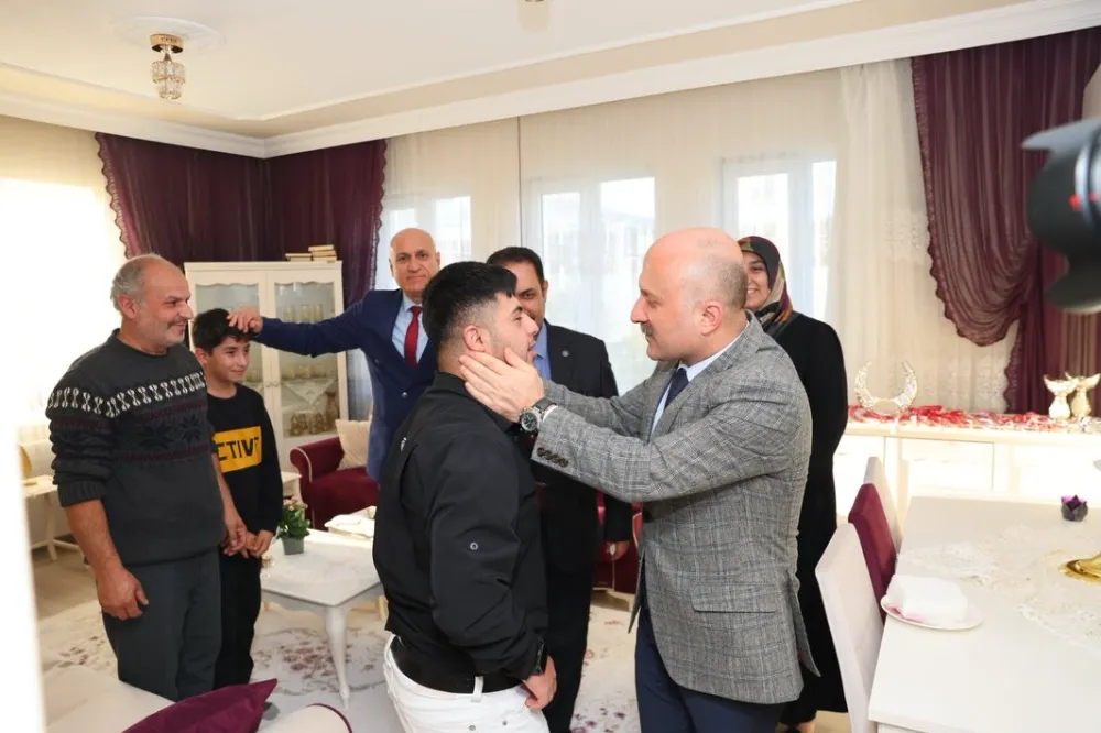 Vali Varol ve İl Müdürü Elüstü’nden Down Sendromlu Sporcuya Anlamlı Ziyaret