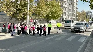 İlkokul Öğrencilerine “Güvenli Okul Geçidi” Eğitimi Verildi