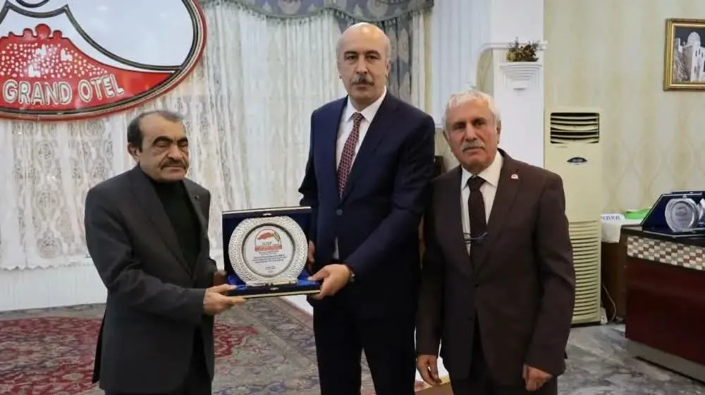 Gözde TV ve Besni Ekspres Gazetesi’ne Mesleğe Gösterdiği Özen ve Hassasiyet Ödülü