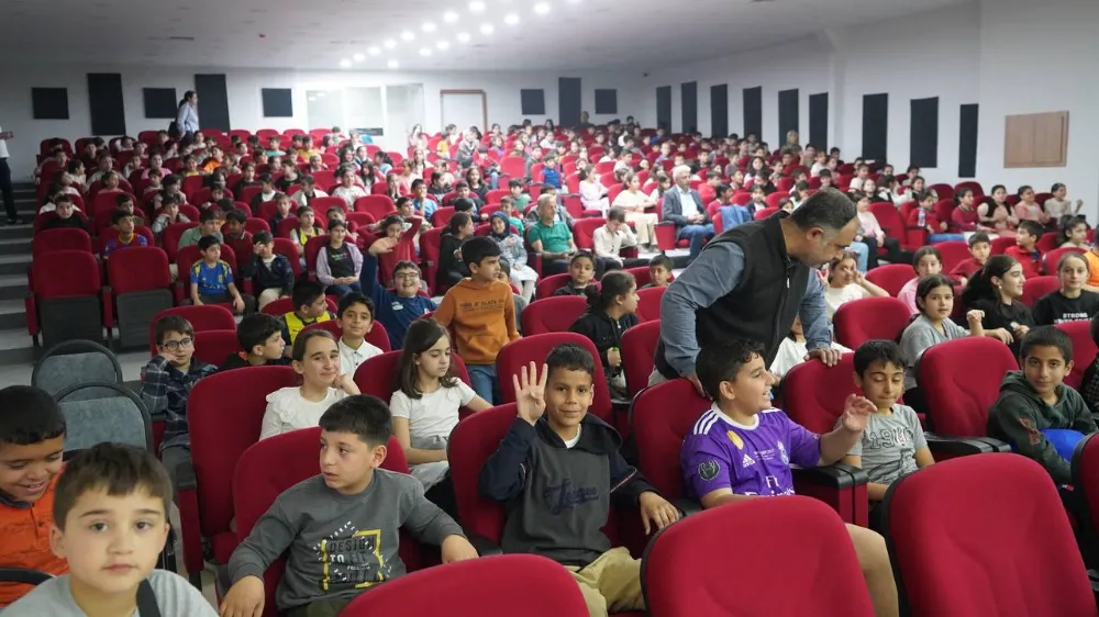 Adıyaman Belediyesi’nden çocuklara çevre temalı tiyatro gösterisi